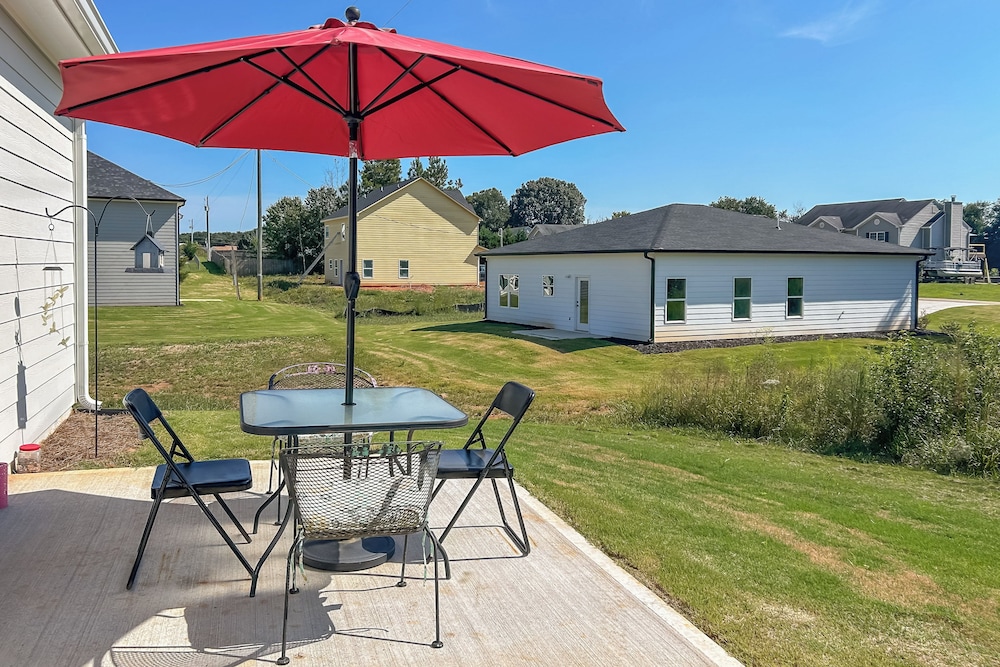 Family Getaway Near Lake Hartwell + Tugaloo Trails