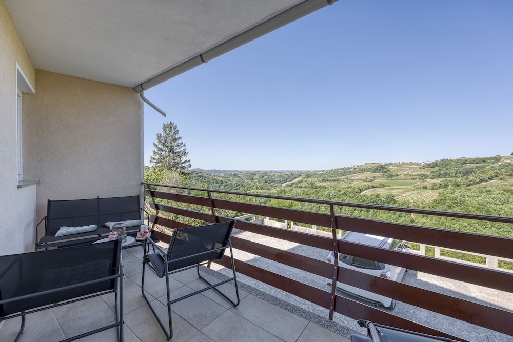 Neda Apartment In Krasno Among Vineyards