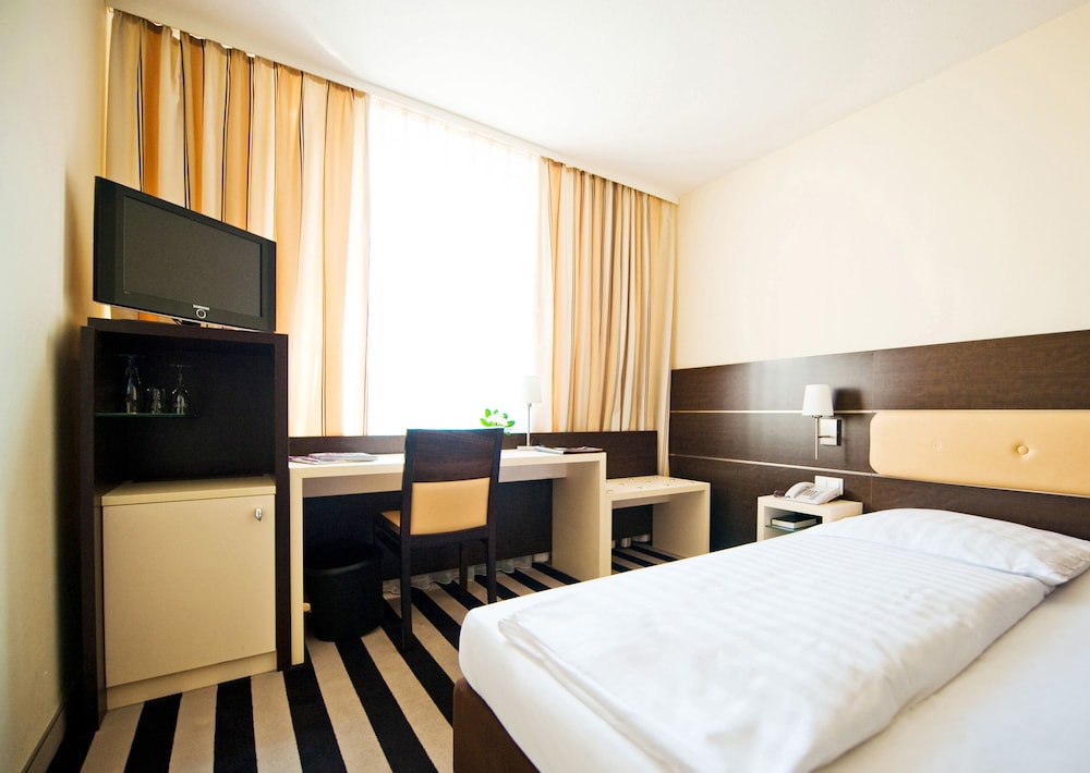 Frankfurt Vacations - Bristol Hotel Frankfurt - Property Image 41