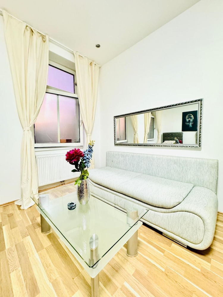 Stylish Studio Stay Near Augarten
