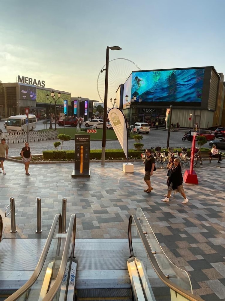 Business Backpackers JBR
