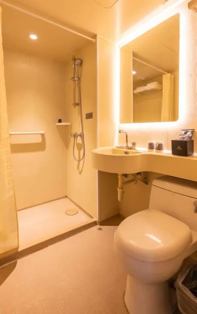 YESTE Hotel (Shenzhen Nanshan Qianhai Daxin subway station)