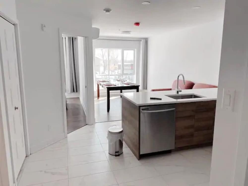 2001 Av. Beaconsfield