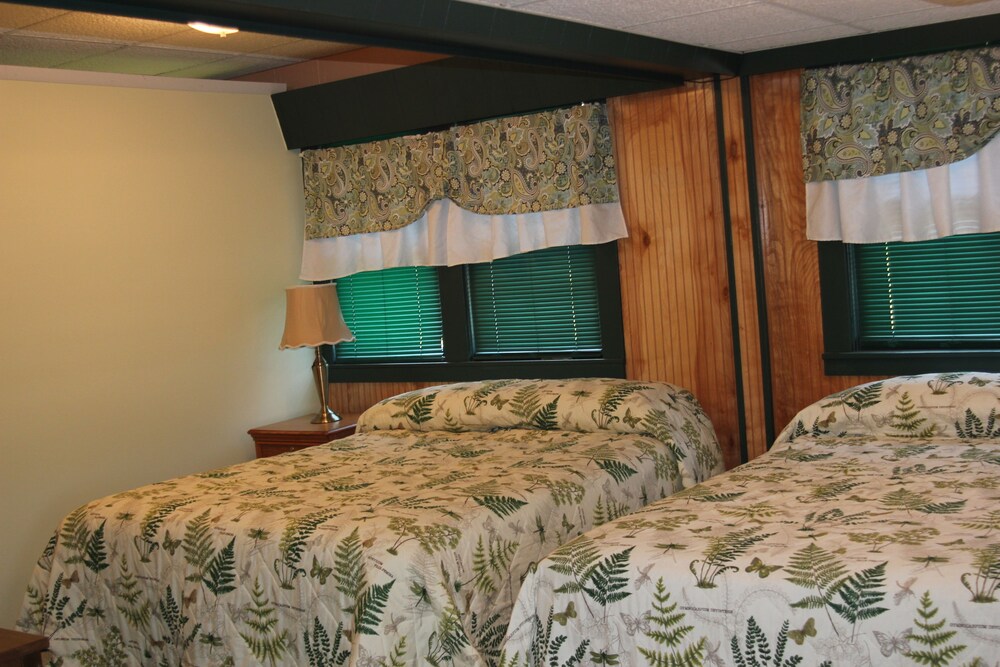 The Evergreen Motel