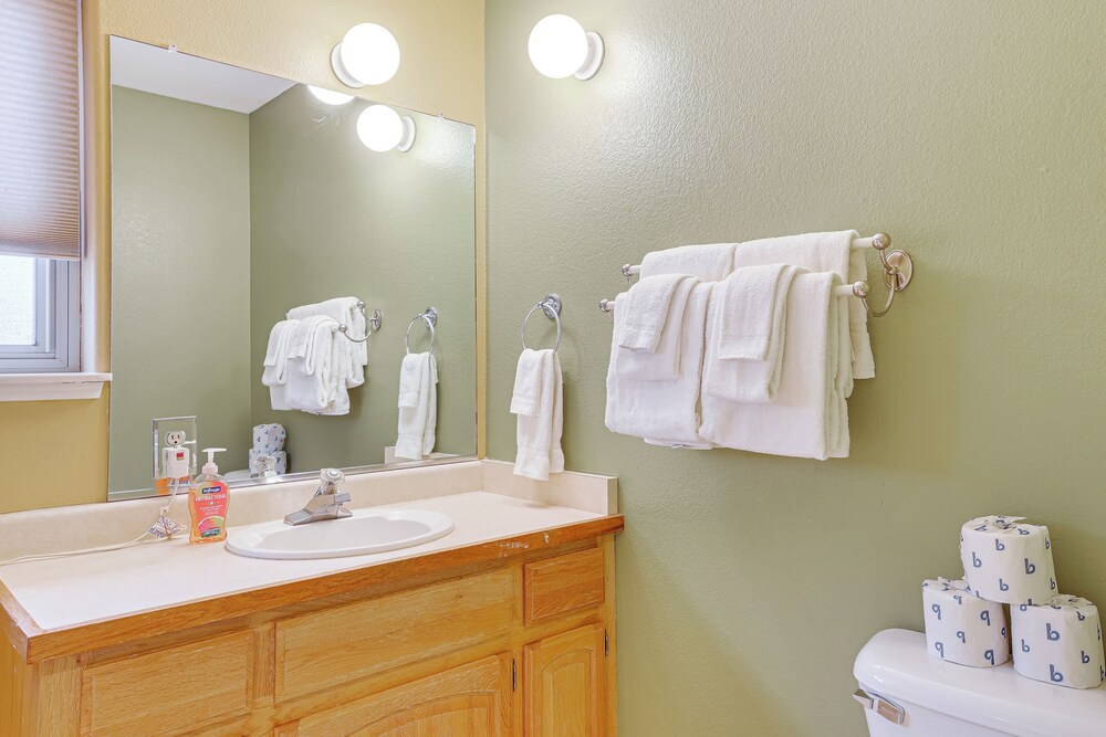 7 Mi to Beach: Home w/ Hot Tub in South Lake Tahoe