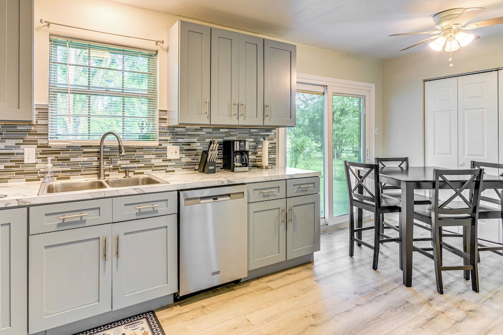 Fish, Hike & Relax: North Little Rock Gem w/ Yard