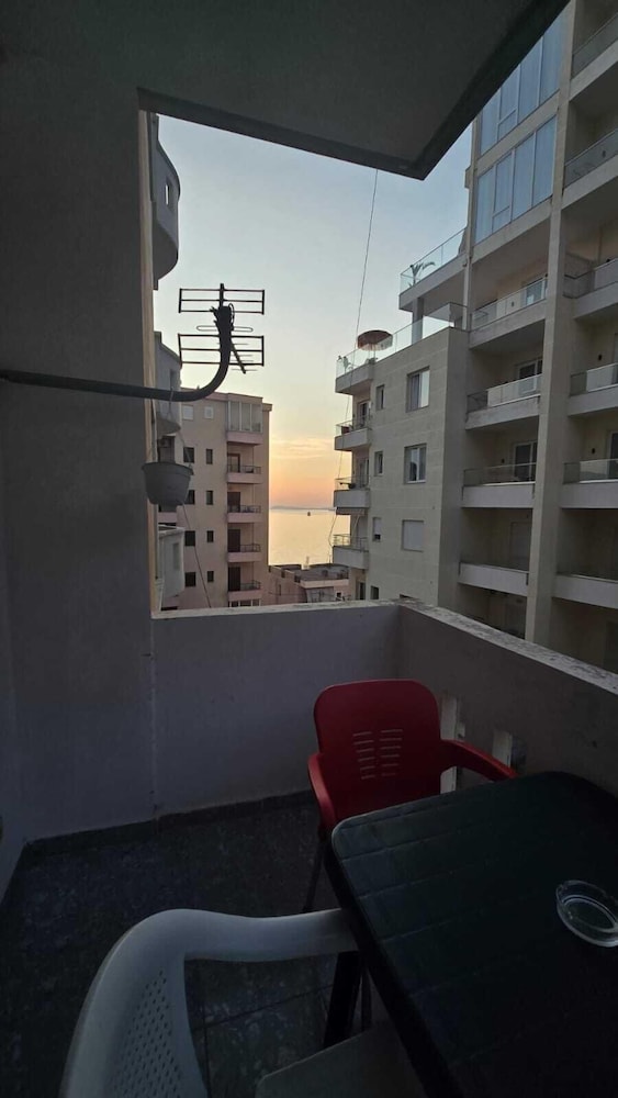 Tirent Apartment - Your Beach Home in Vlorë