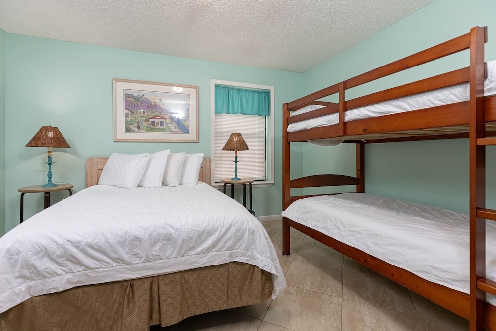Phoenix East 211 3 Bedroom Condo