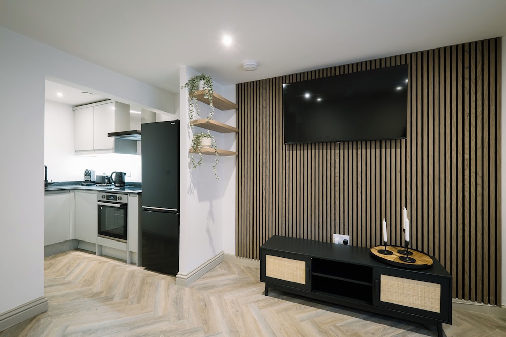Sun St Apartment 5