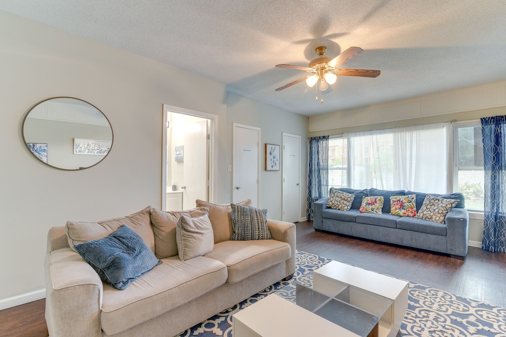 Walk to Beach: Galveston Vacation Rental!