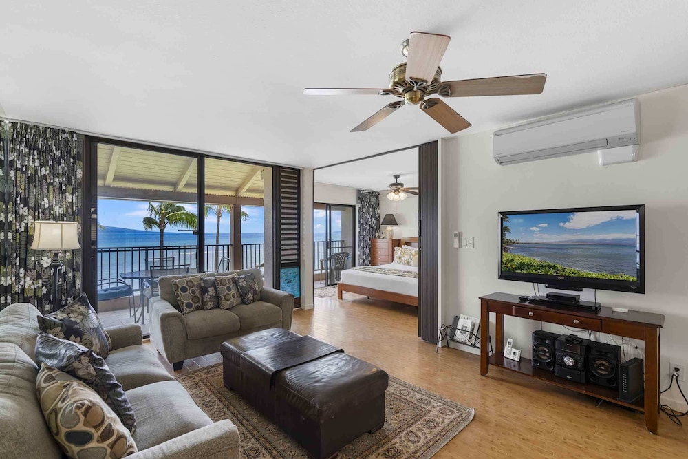 Lauloa 410 - Top Floor, Oceanfront Lanai, Molokini & Halaeakala Views, Split A/C