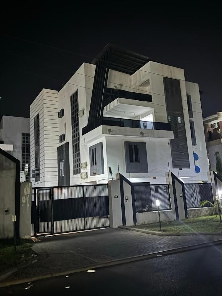 Nes Luxury Apartment
