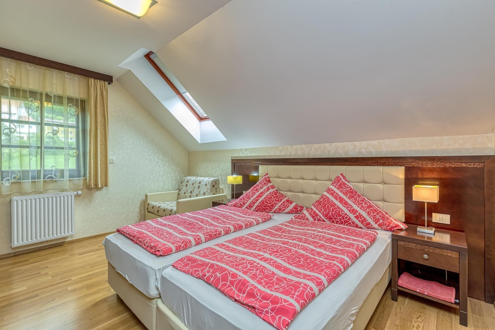 Pool Villa Silva Marija - App 206 view 4