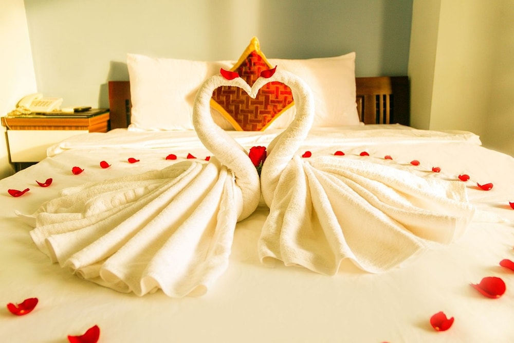 Central Beach Hotel - Hostel