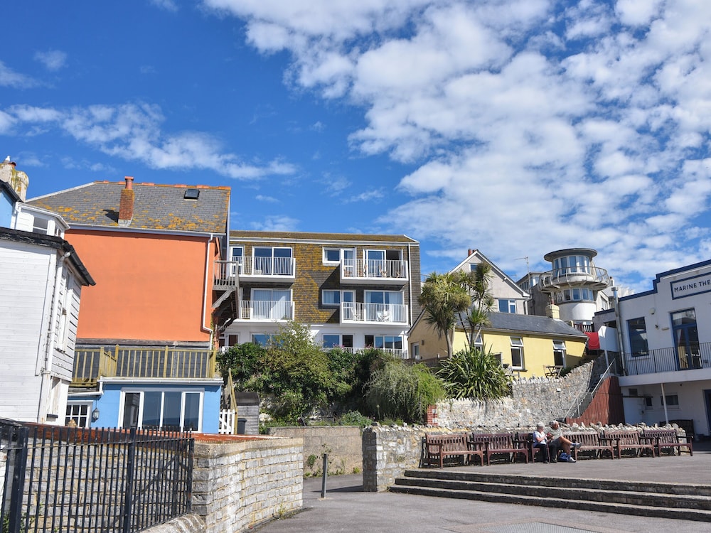 3 Bay View Court