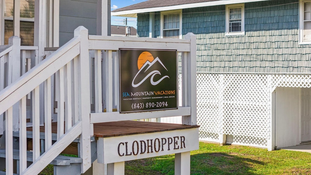Clodhopper in Garden City