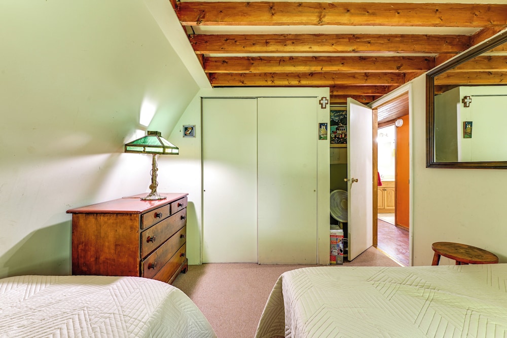 Hike & Fish: Delaware River Cabin w/ Views