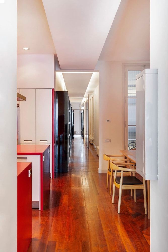 Artist Modernist 3-br Gem Next to Paseo de Gracia