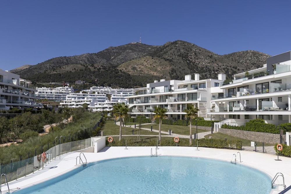 Stylish Apartment With Large Terrace in Higueron