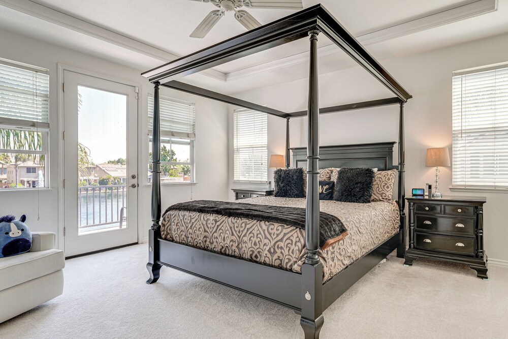 3 Mi to Main St Tracy: Homey Retreat w/ Game Room!