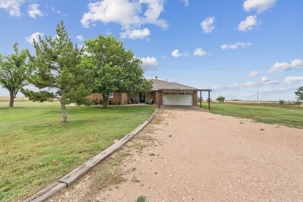 Peaceful Horse Ranch Escape Near Palo Duro Canyon 3 Bedroom Home