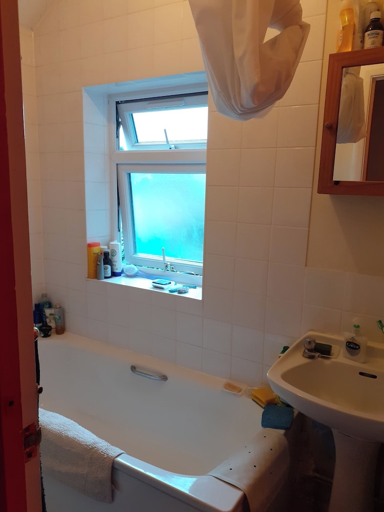 East London Apartmentsleeps2-garden-transportlinks