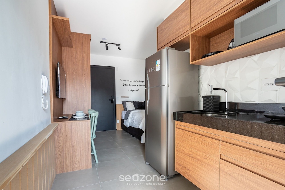 Studio 300m From the Indianopolis Metro Ois1003