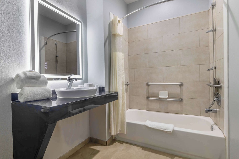 Studio 6 Suites Texas City, Tx - I-45 South - Property Image 34