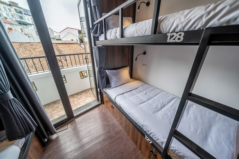 Mad Monkey Hanoi - Hostel