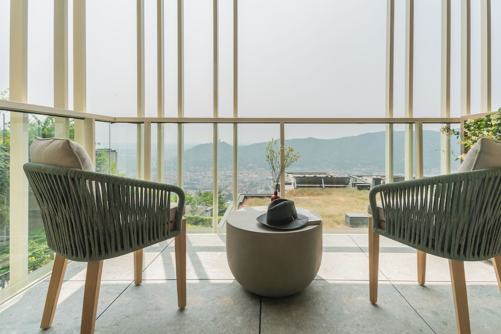 Pureview Luxury Suites, with breakfast & pool by Rent all Como