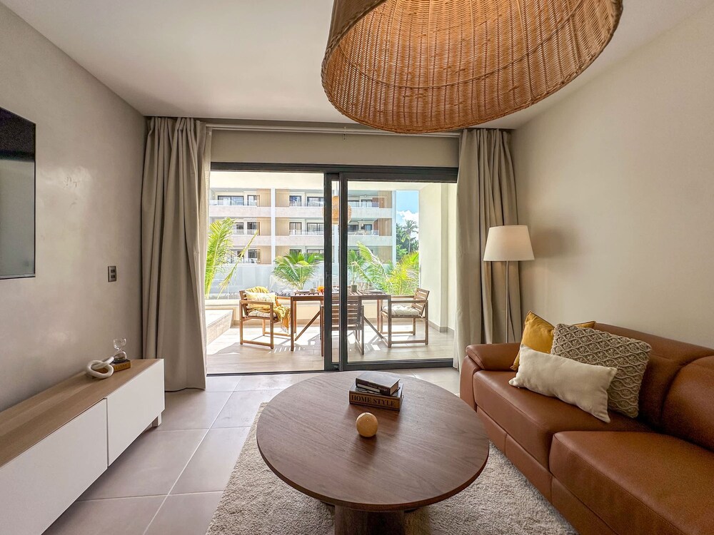 Spectacular Brand new Beach Condo