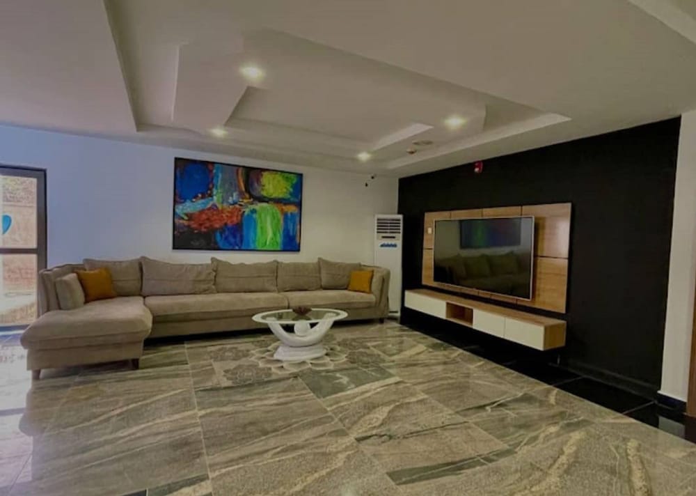 1 Oak Apartments Guzape view 2