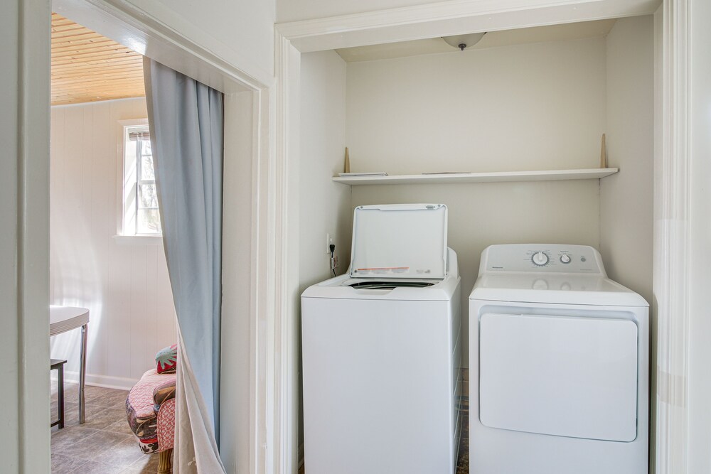 Oxford Getaway: Walk to Oxford Square! - Property Image 4
