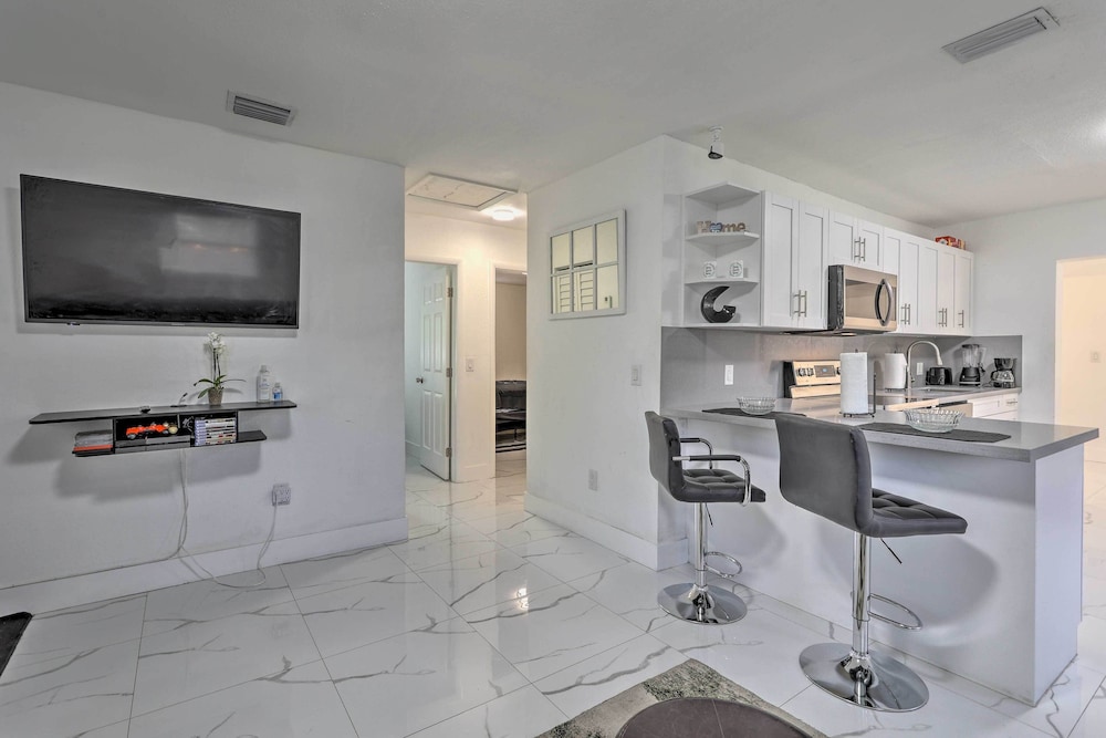 Pet-friendly Miami House ~ 8 Mi to Beaches!