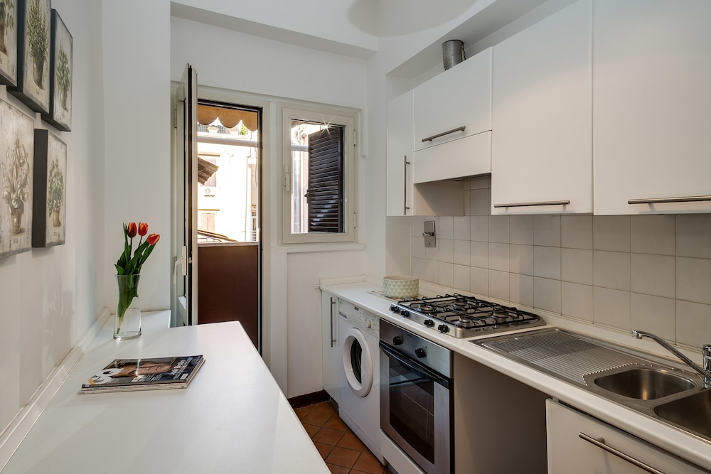 Travel & Stay - Sistina