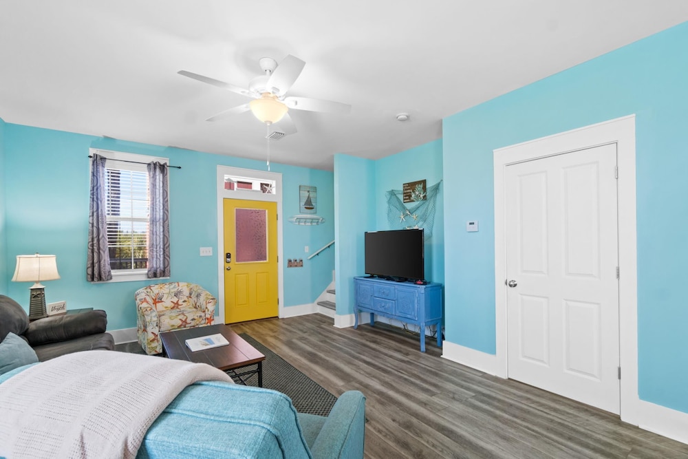 Pet Friendly Beach House - Sandy Toes