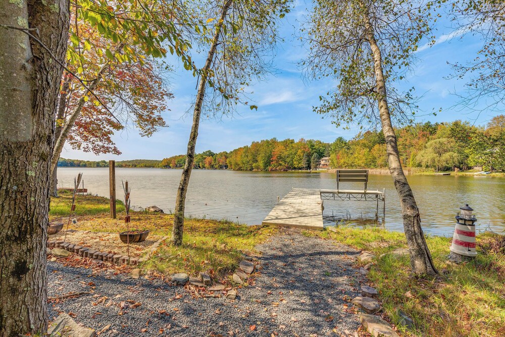 Arrowhead Lake Retreat w/ Dock + Pool Access!