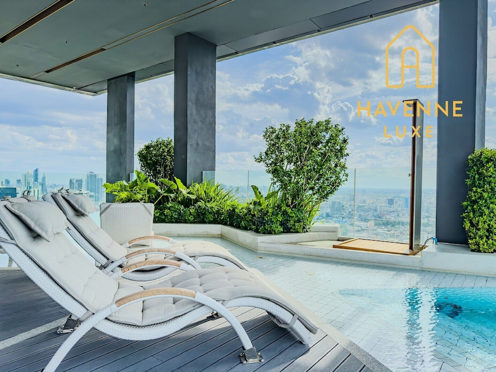 New City Condo in Central Bangkok ·