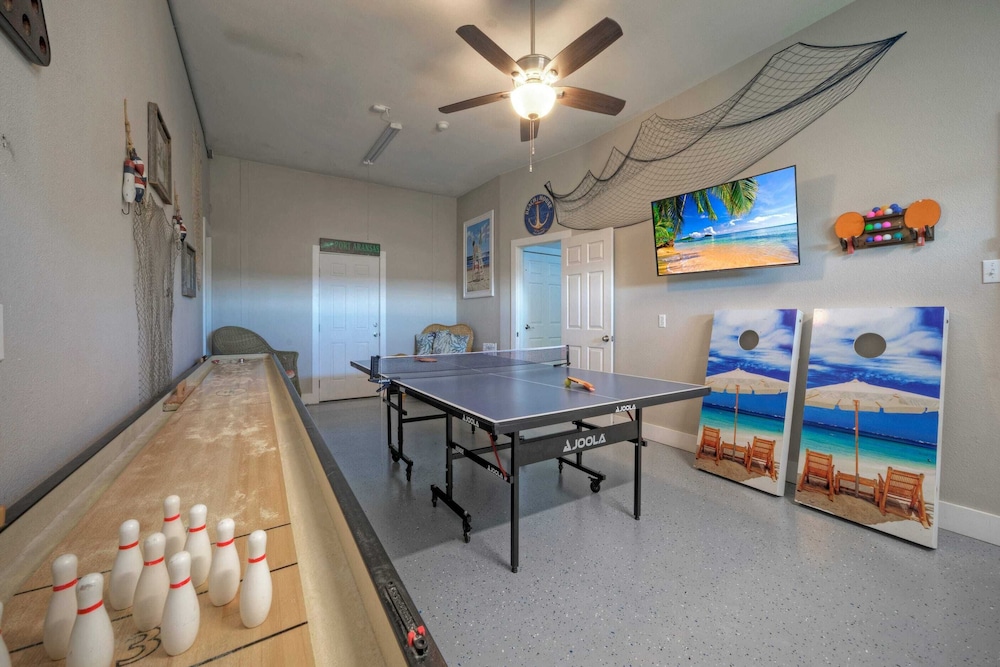 Coastal Soiree Ocean Views, Game Room, & Steps From Port Aransas Beaches