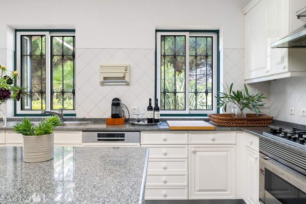 Fairview Villa by Cadenzalux