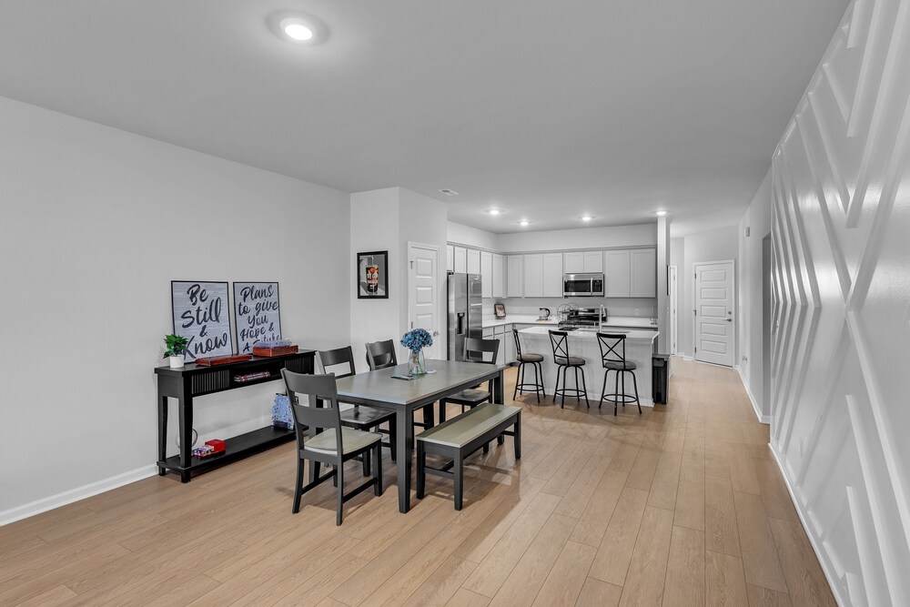 Modern Nest - Huntsville Hideaway 3 Bedroom Home