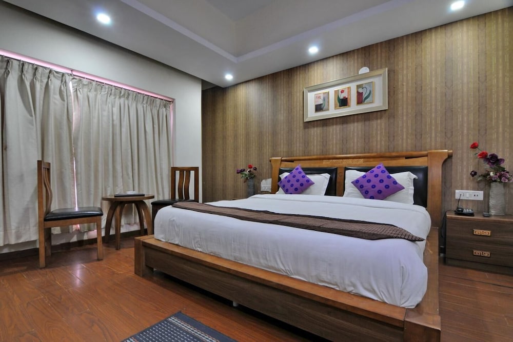 Hotel Akash Sarovar