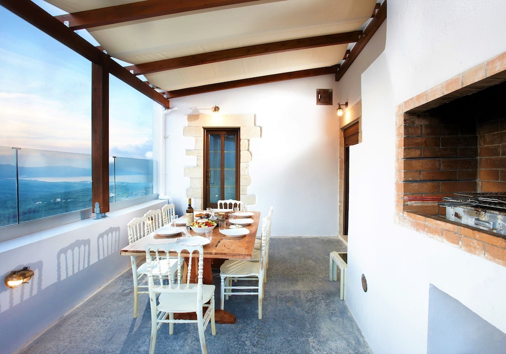 disCrete Villa Archontiki