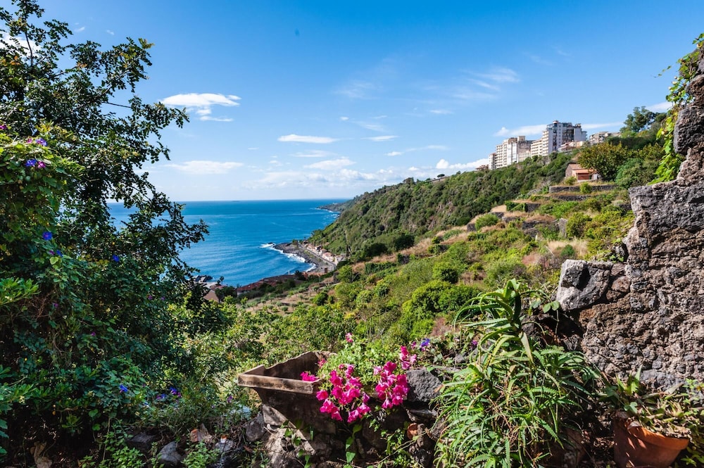 Terra e Mare Apartment by Wonderful Italy