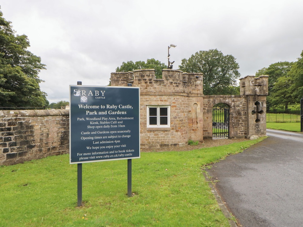 Bowes Hideaway