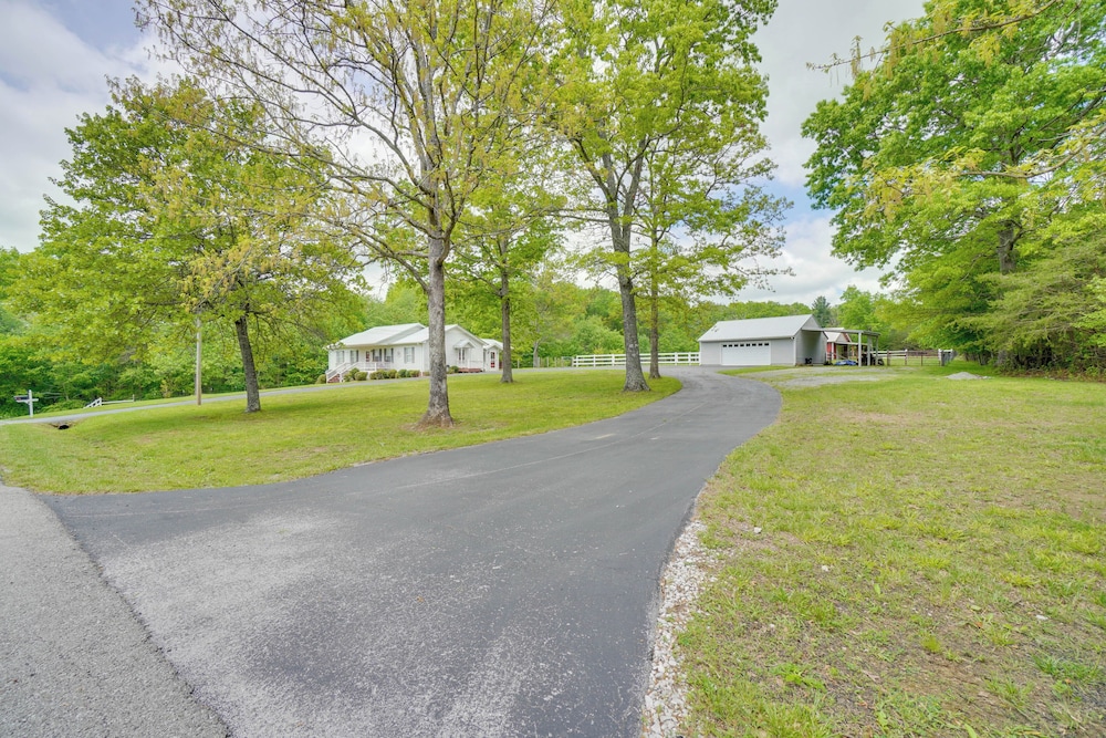 Horse-friendly Crossville Home! Golf, Hike & More!