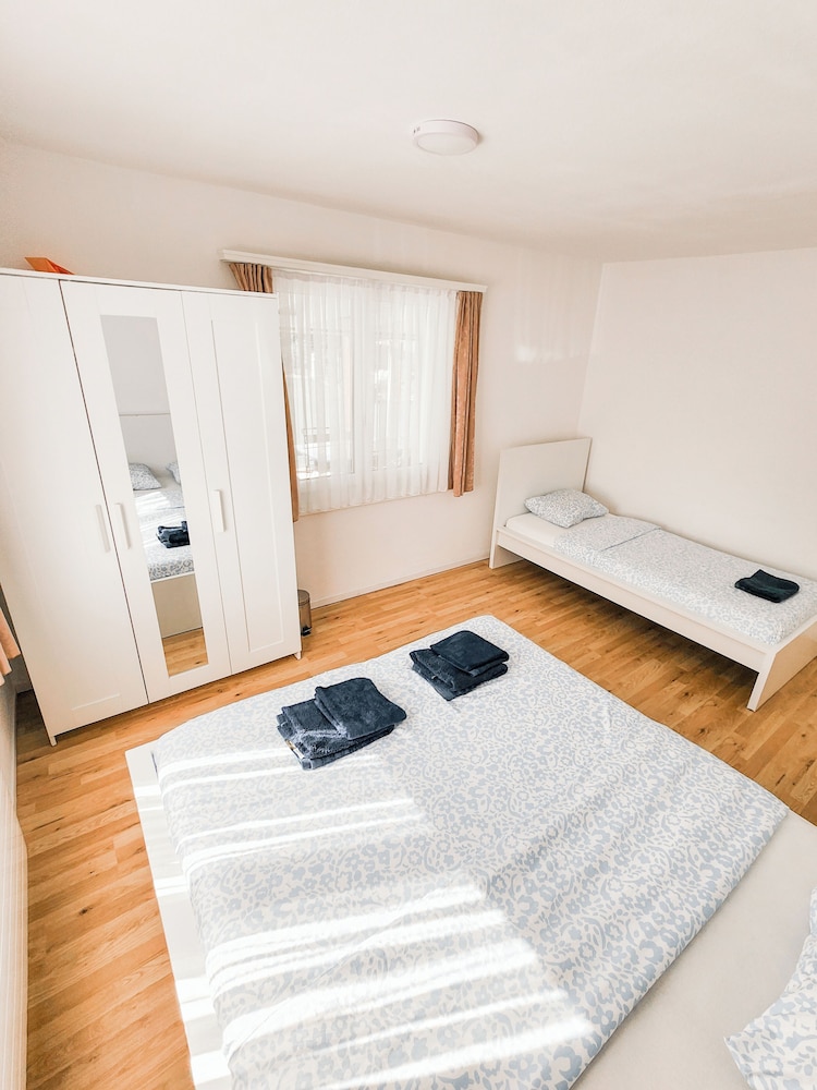 VK - VBD - Zurich Airport - Homestay - Villa Bassersdorf