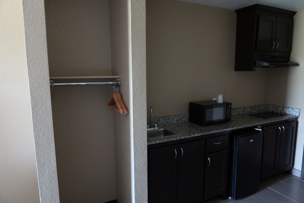 West Worth Inn and Suites