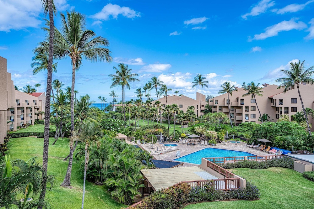Kamaole Sands 5-303 - Contemporary, Ocean Views, Prime Courtyard Location, AC