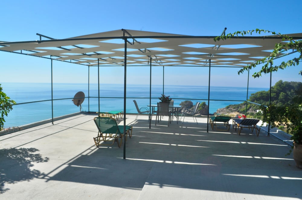 Studio Apartment Papadatos - Pelekas Beach, Corfu